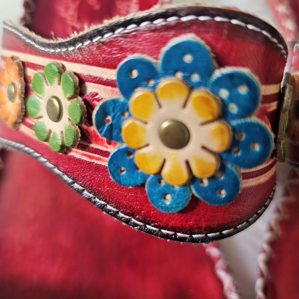 Spring Step Floral Sandals - Picture 3 of 14